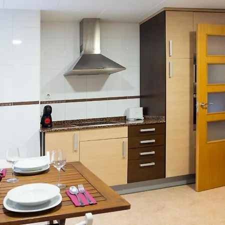 Apartment Lovely 2 Bedroom Terrace Wifi Parking Ac Heating Attic *