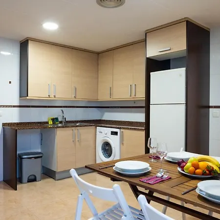 Apartment Lovely 2 Bedroom Terrace Wifi Parking Ac Heating Attic *